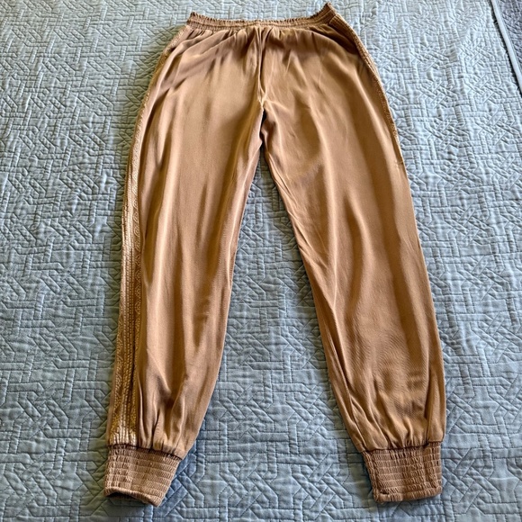 Hello Nite Tan Embroidered Jogger Lounge Pant Size XS - Picture 8 of 12